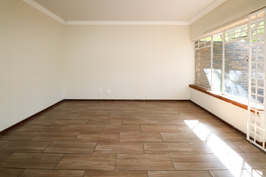 To Let 4 Bedroom Property for Rent in Flamwood North West